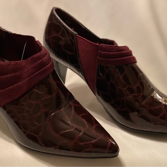 Gorgeous NEW Impo Stretch Brown Bordeaux Crocodile Embossed 3” Heel size 9 1/2” - Picture 4 of 11